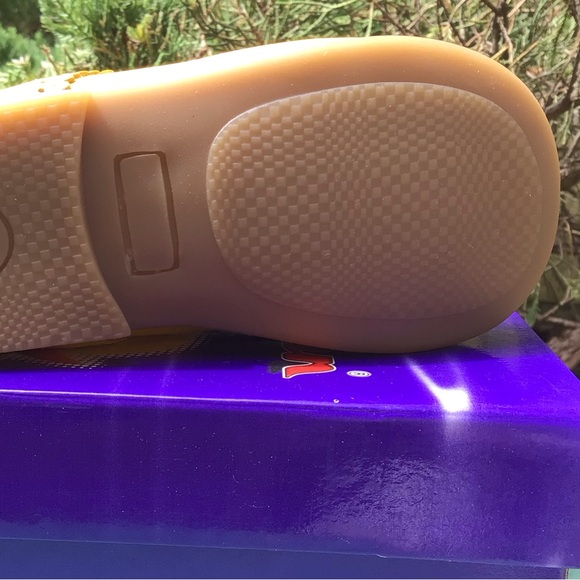 Piulin Villena* 22 (2) TODDLER Leather ankle lace-up Bootie mustard yellow, NWT - Picture 4 of 5